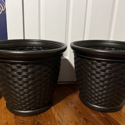 Willow 22 in. Round Java Blow Molded Plastic Planter (2-Pack)