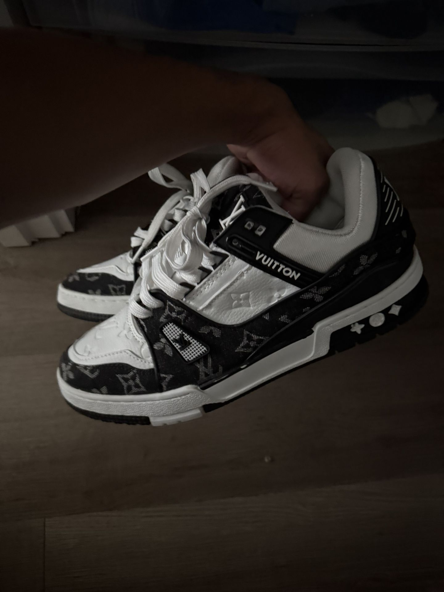 LV Trainers Size 10