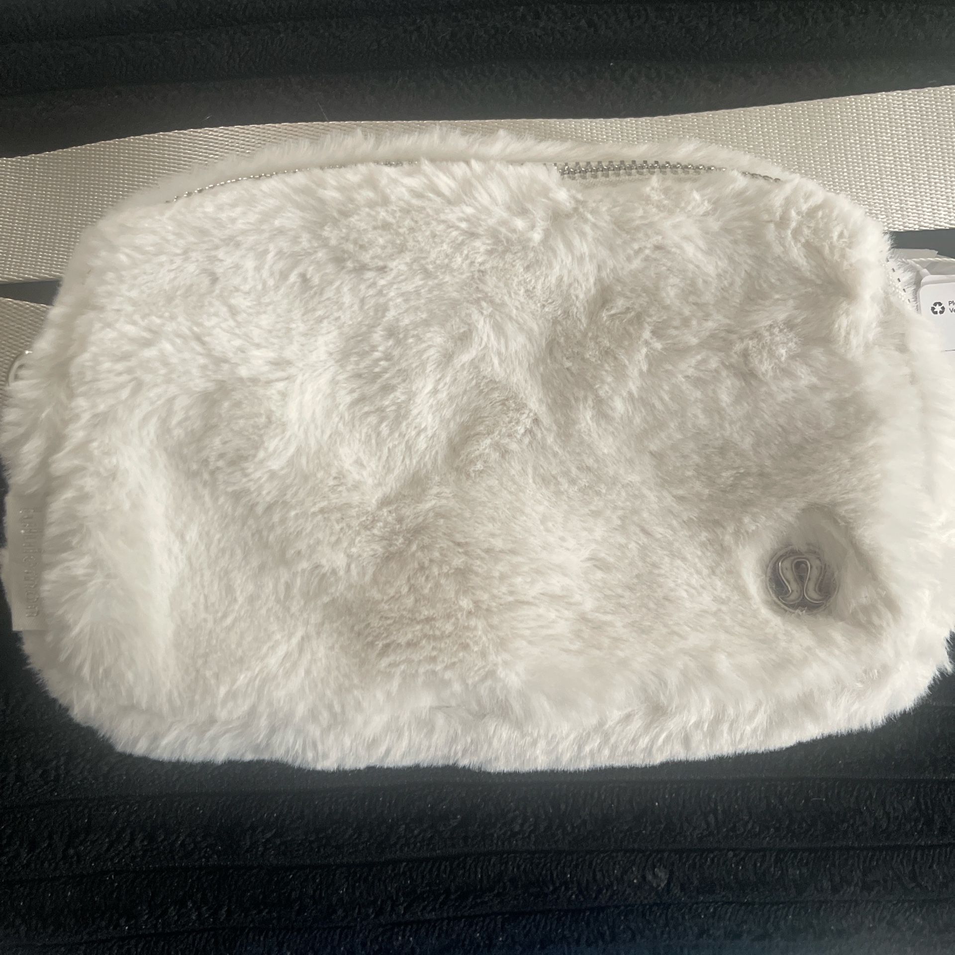 Lululemon Belt Bag Plush Fleece 