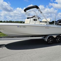 2018 Boston Whaler 210