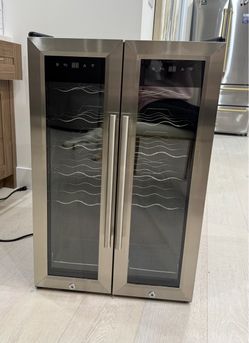 Wine/Beverage Refrigerator