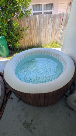 Bestway SaluSpa WiFi Hot Tub