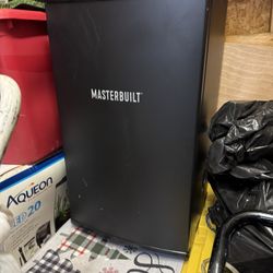 Masterbuilt 30-inch Digital Electric Vertical BBQ Smoker with Side Wood Chip Loader