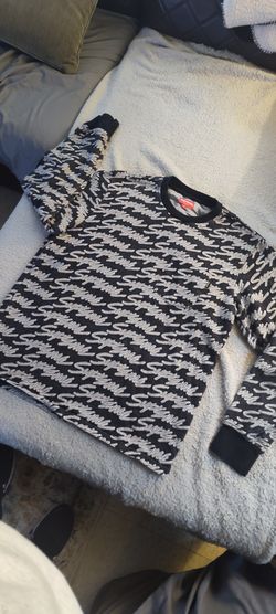 Supreme sweatshirt