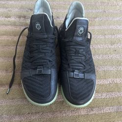 Lebron 16 Green Glow. Size 11