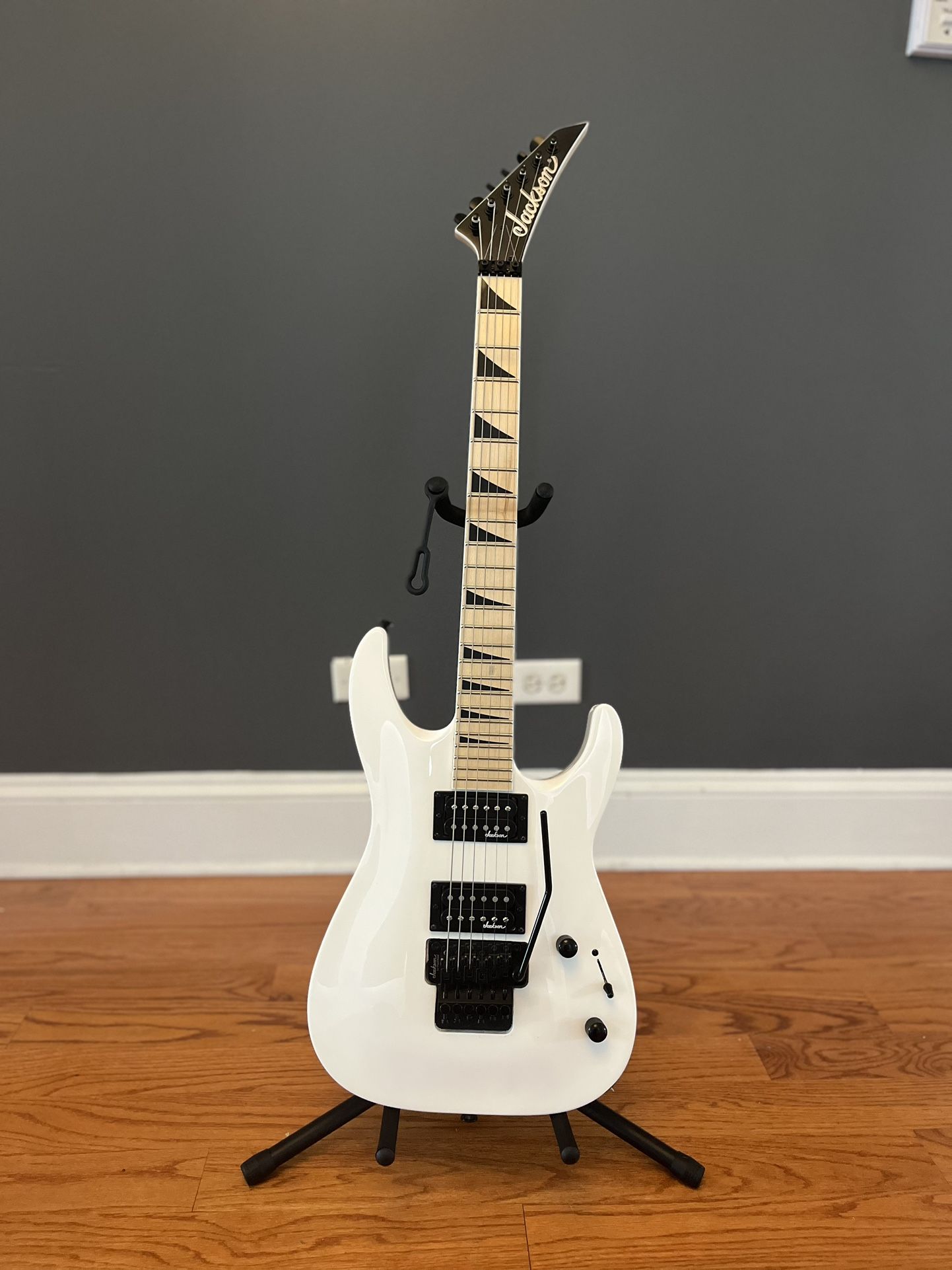 Jackson Dinky Arch Top JS32 DKAM