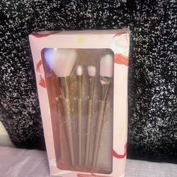 Makeup Brushes 