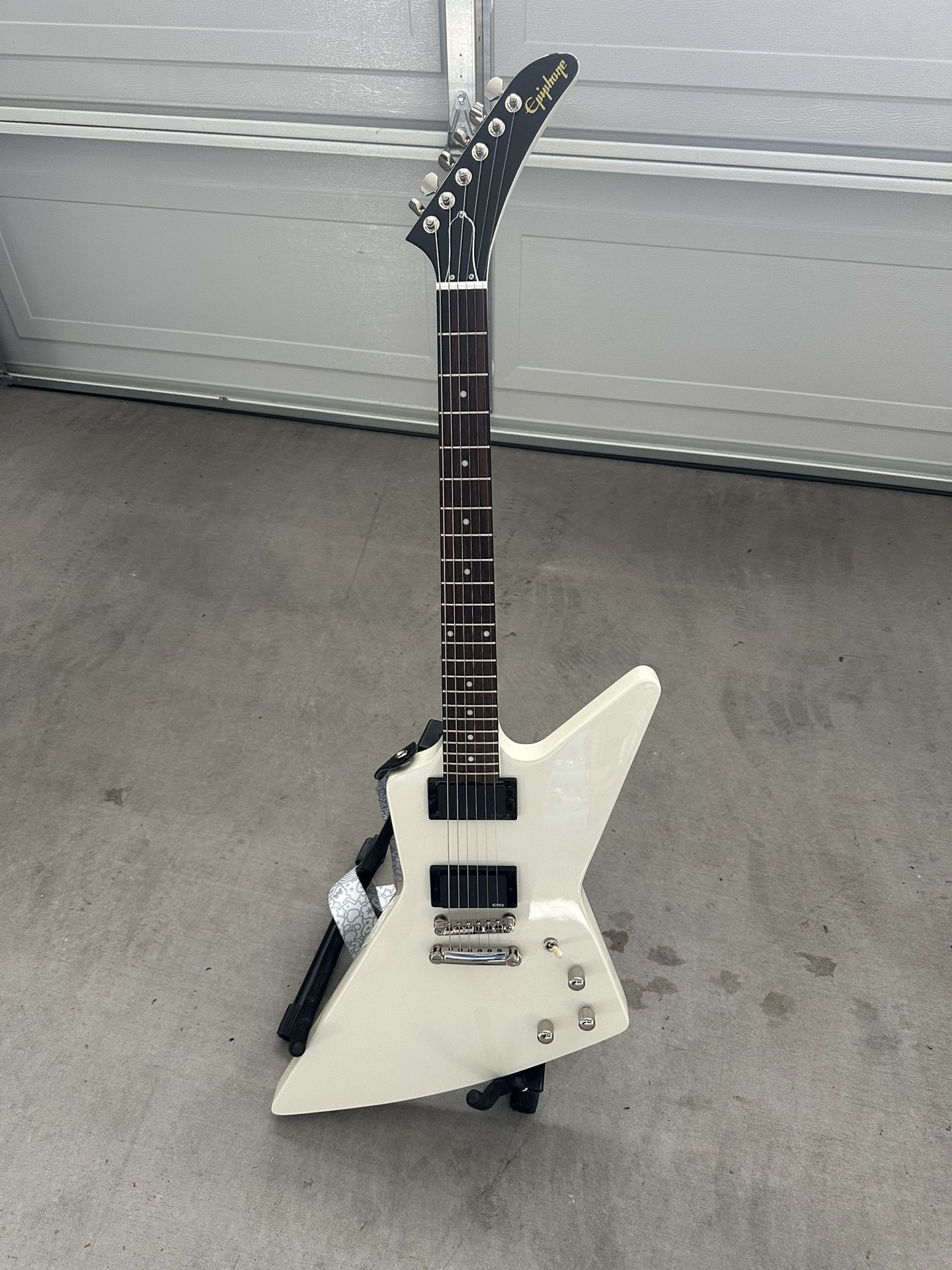 Epiphone 80s Explorer