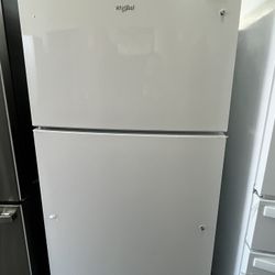Whirlpool Top Freezer Refrigerator 33”wide 