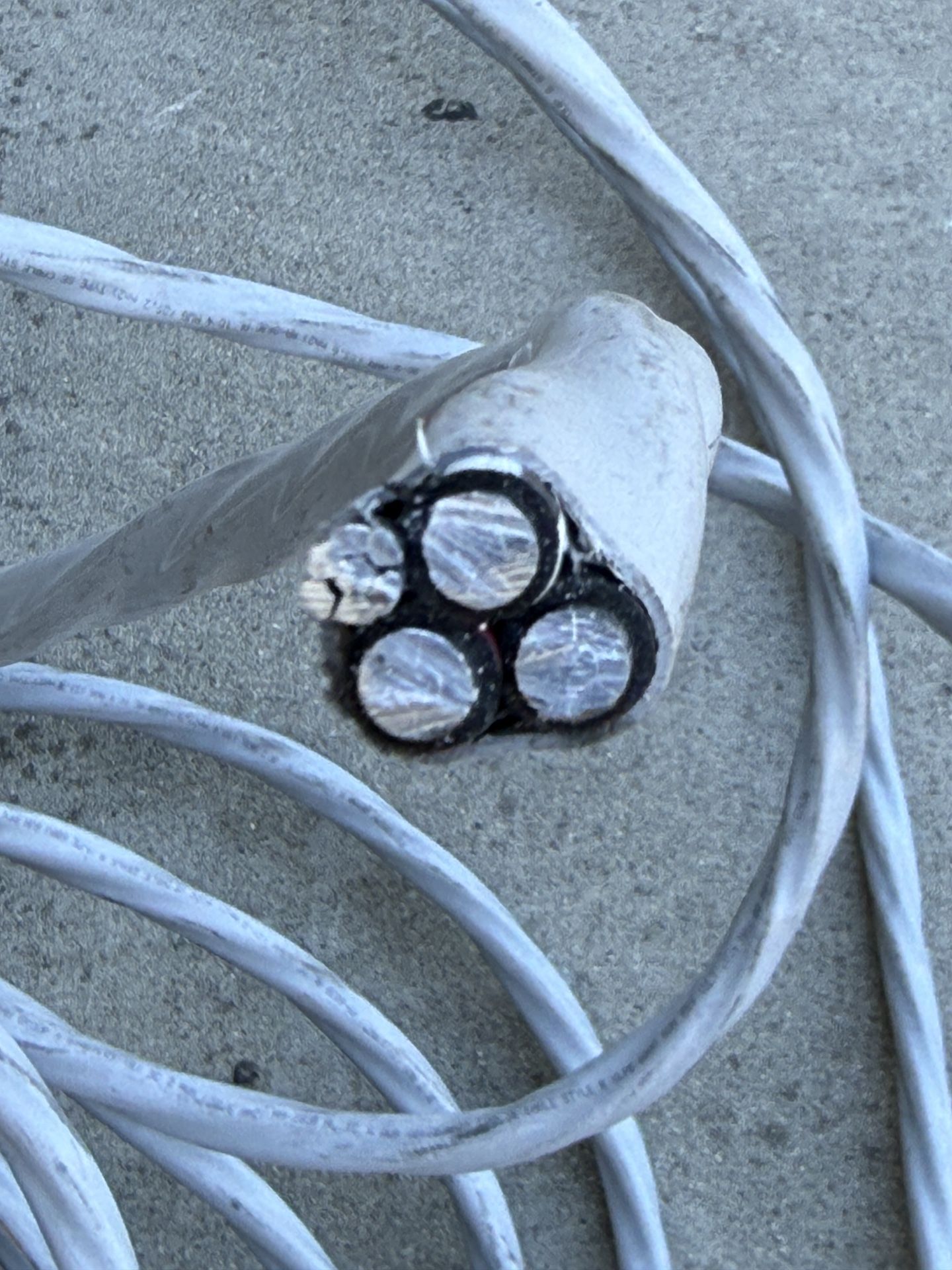 2-2-2-4 AL Feeder Cable