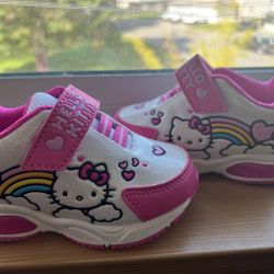 New Hello Kitty shoes for girls, size 6, 