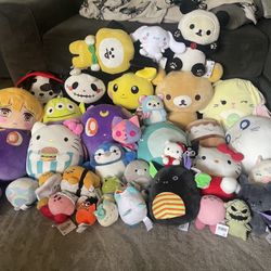 Lot of stuffed animals 