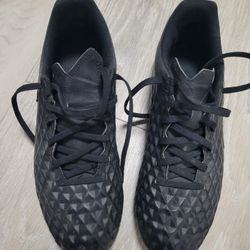 Nike Soccer Cleats mens 7.5