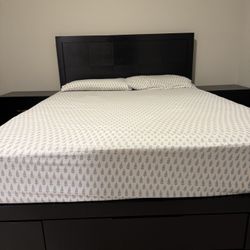 Wooden Queen Size Bedroom Set 