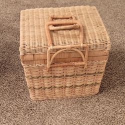 Vintage Wicker Picknick Basket