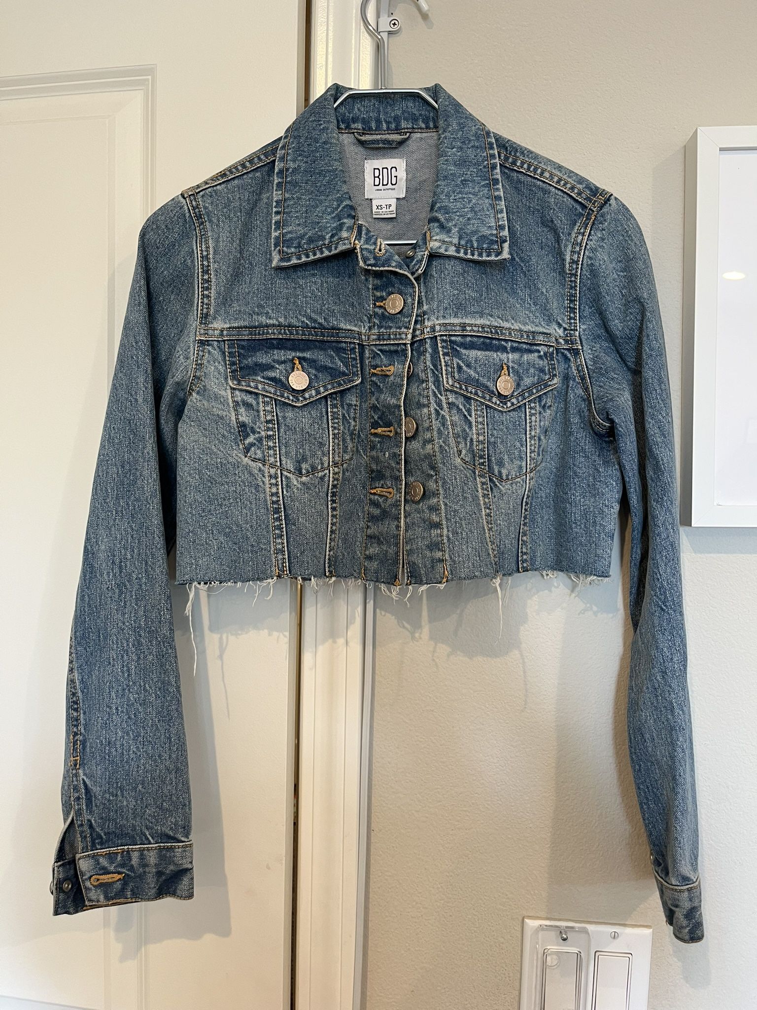 BDG Cropped Jean Jacket