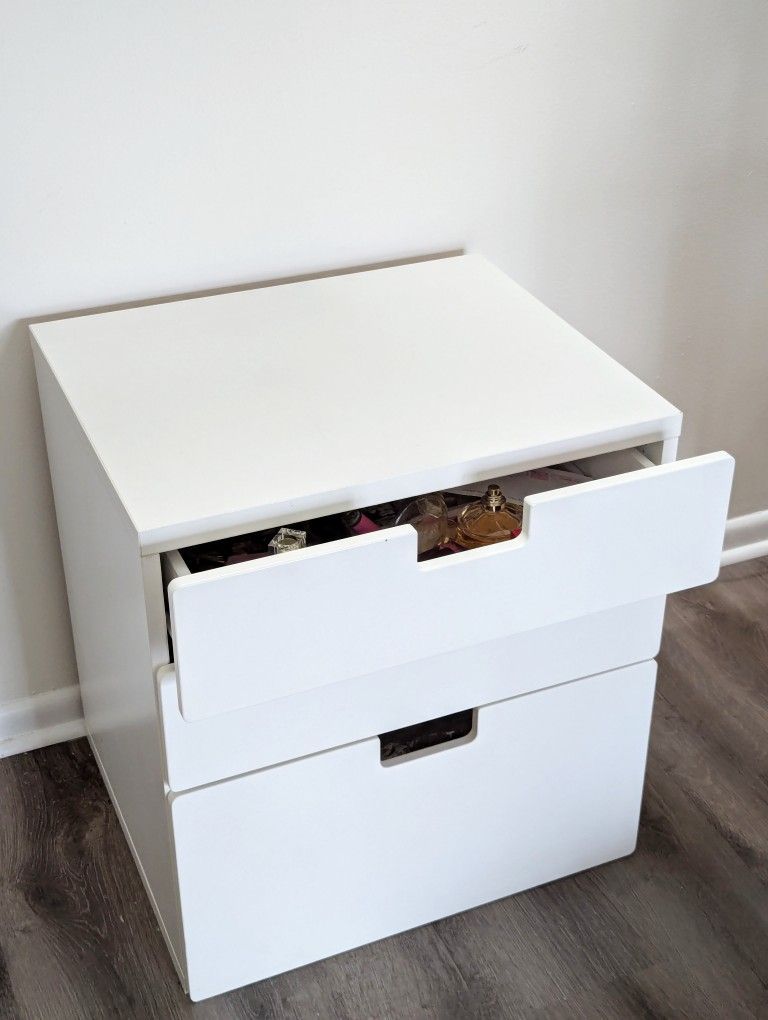 3-drawer Dresser