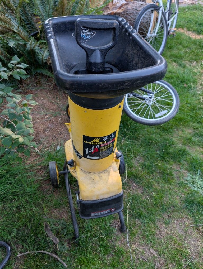 Old School Metal Housing Garden Shredder Mulcher