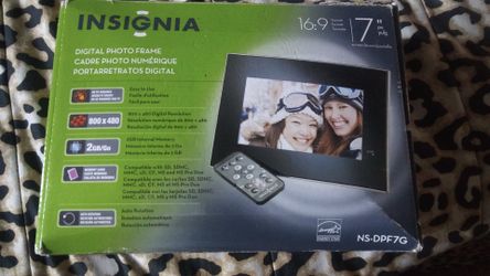 Insignia digital picture frame