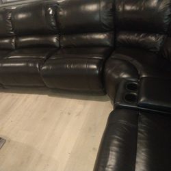 SECTIONAL GENUINE LEATHER RECLINER ELECTRIC BLACK COLOR.. DELIVERY SERVICE AVAILABLE ✅💥🚚