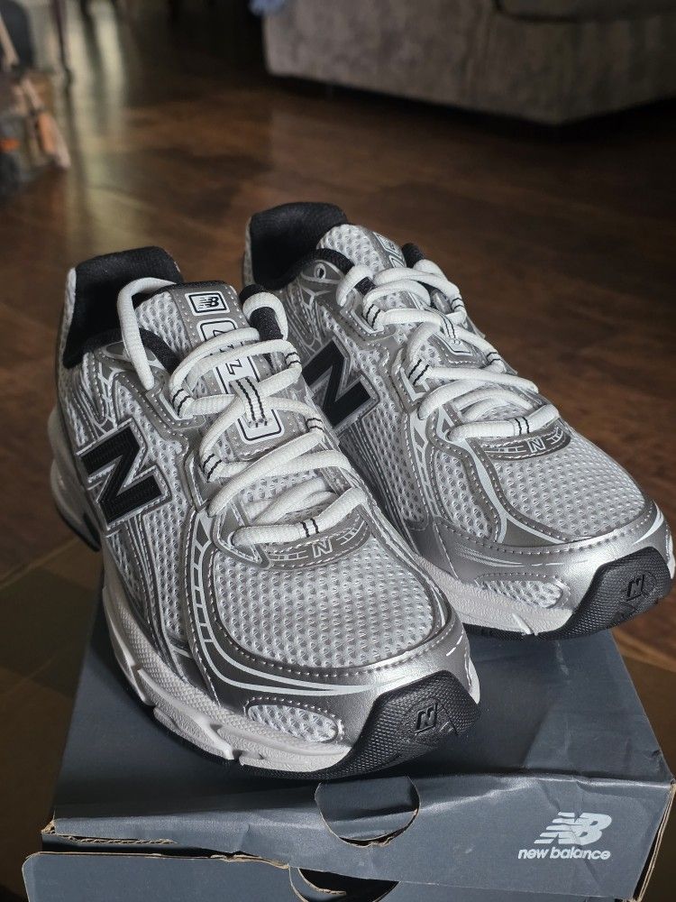 New Balance Silver And Black