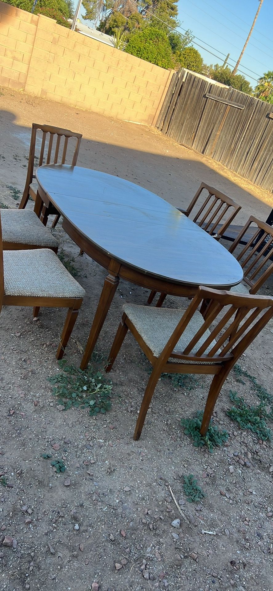 dining room with 6 chairs