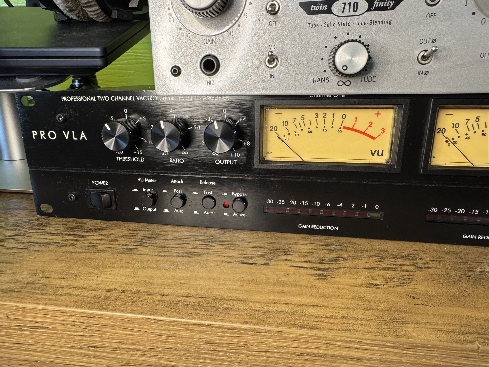 Art Pro Vla2 audio compressor 