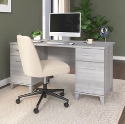 EXECUTIVE DESK LIKE NEW