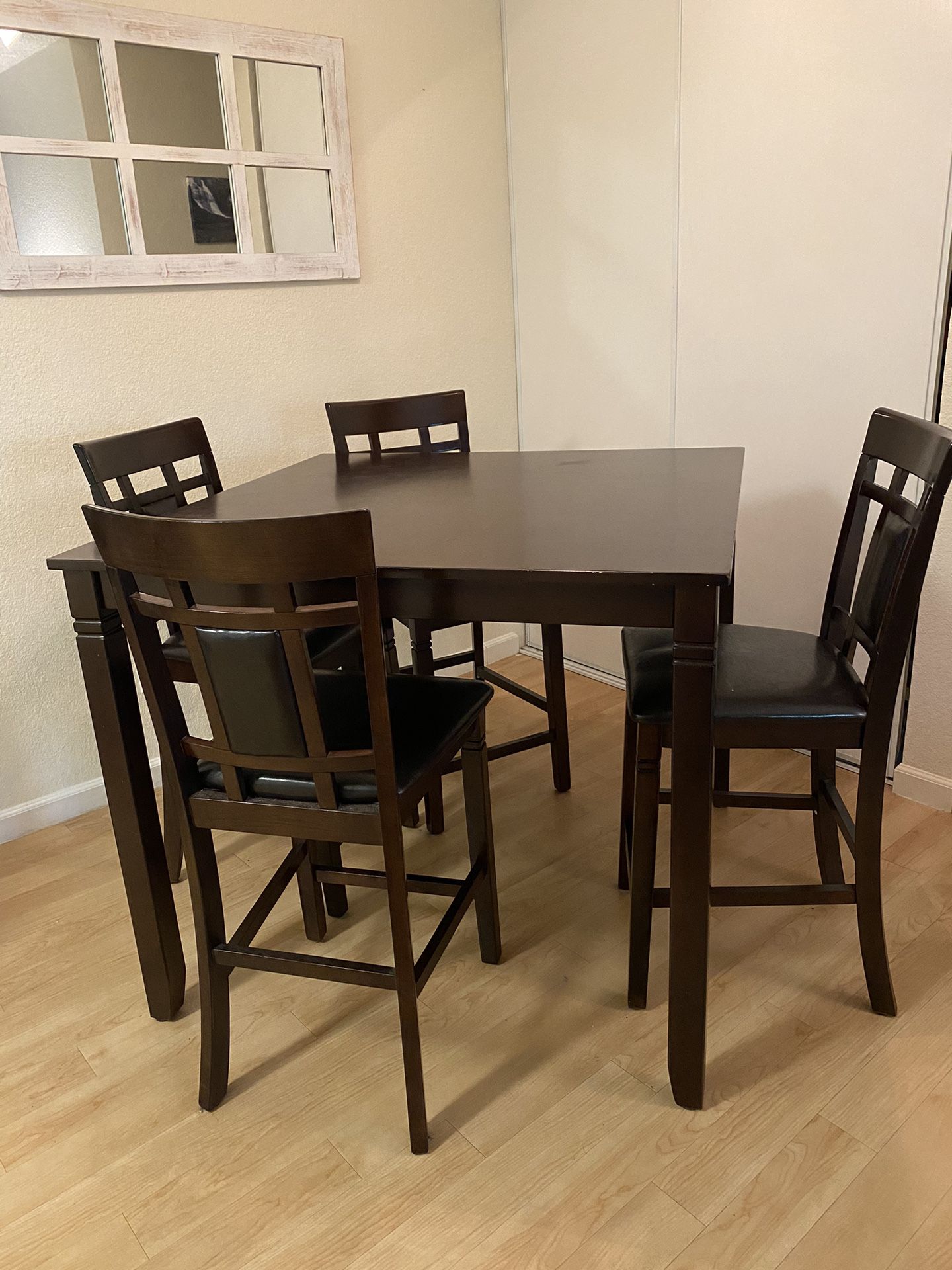 Bennox Counter Height Dining Table and 4 Bar Stools Set