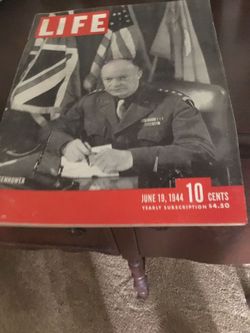 1944  MAGAZINE COVER OF DWIGHT D.EISENHOWER 