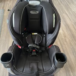 Graco Extend2Fit 3-in-1 Convertible Car Seat