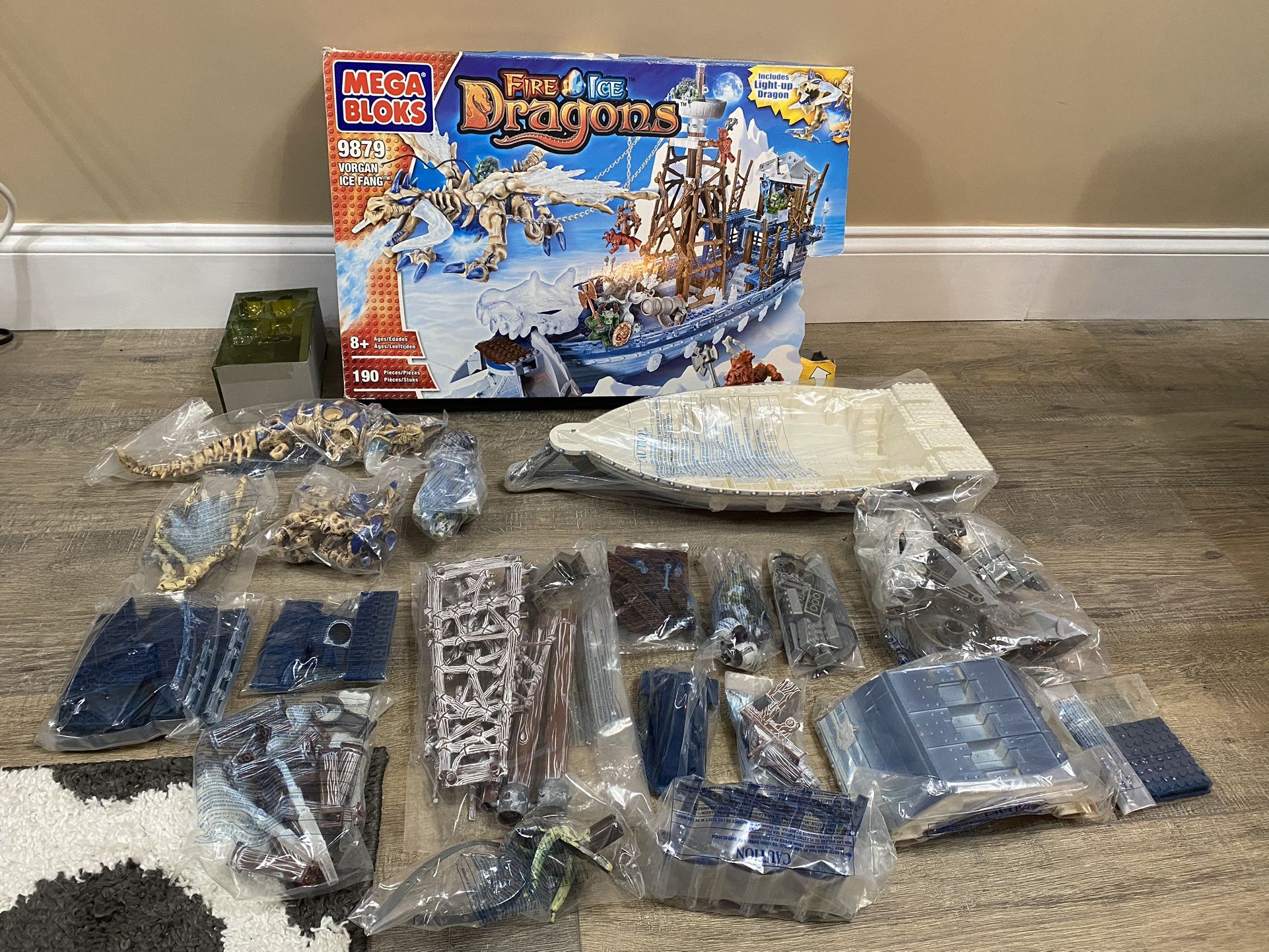 Mega Bloks Fire Ice Dragons Vorgan Ice Fang 9879 RARE VTG 2004 190pc Incomplete
