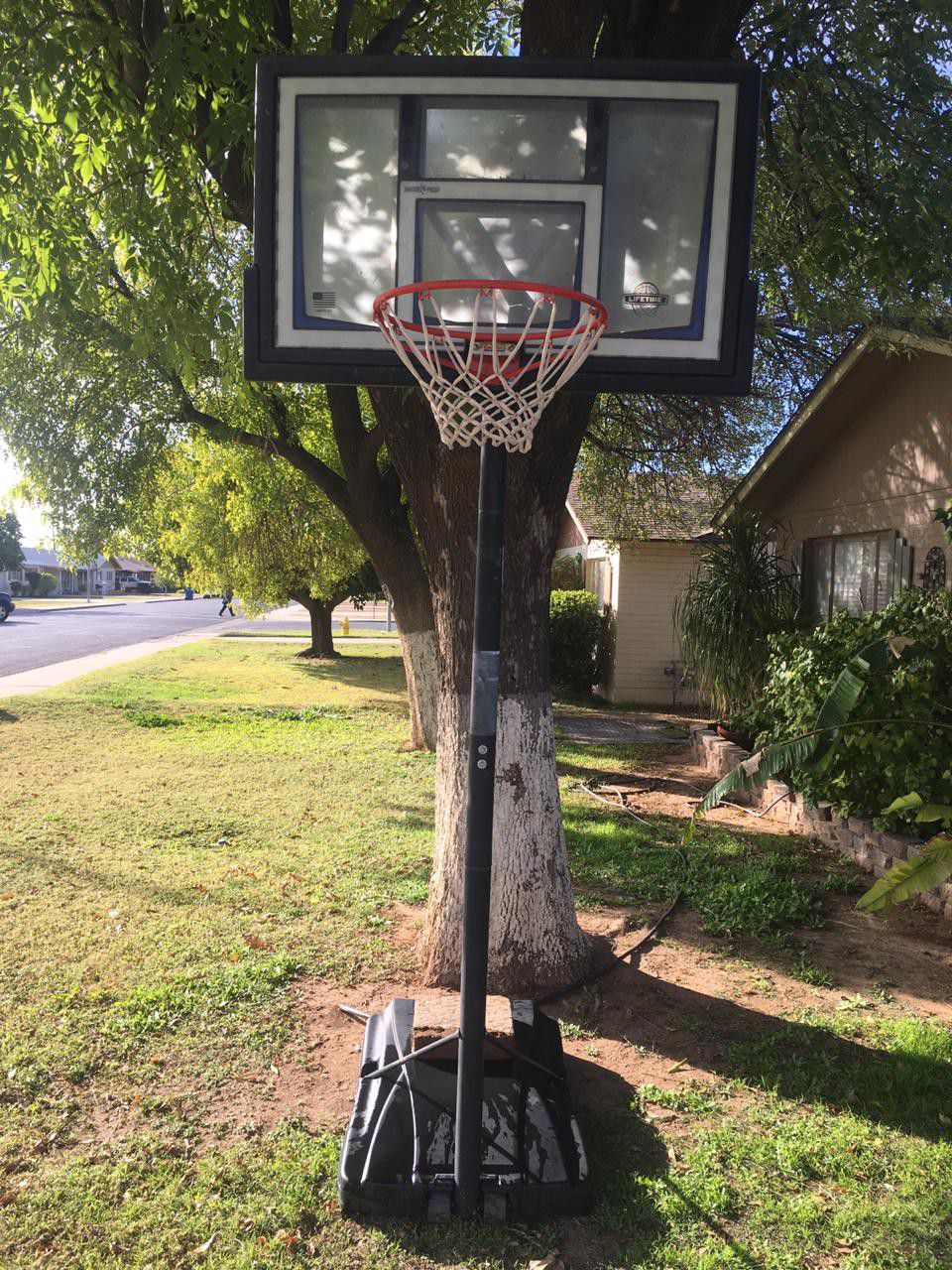 Basketball hoop $100 obo..great condition!!!..85204