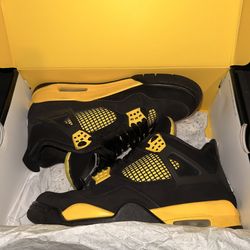 Jordan 4 Thunder