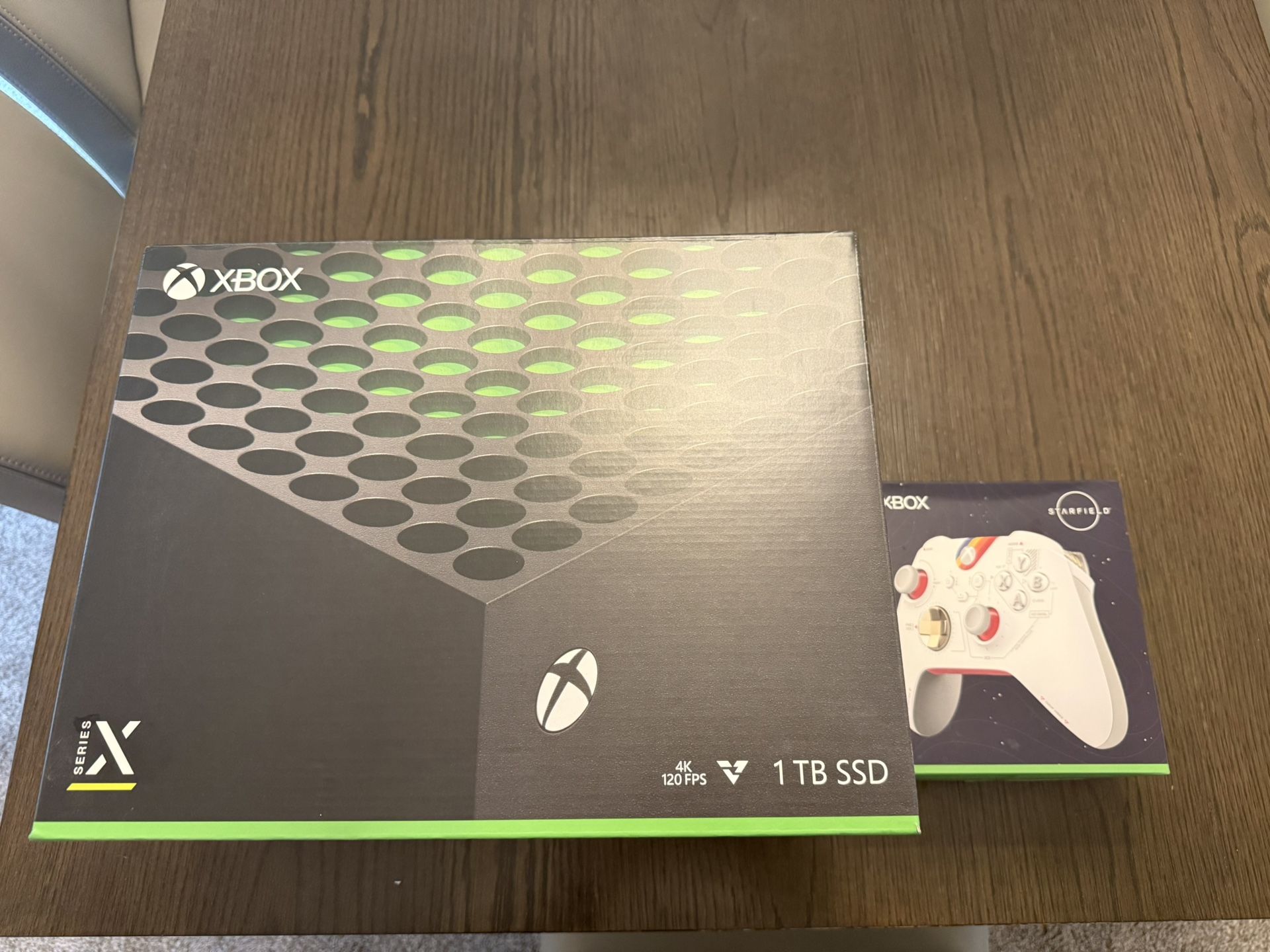 Xbox Series X, 2 Controllers, 22 Games, Xbox Headset, Rechargeable Battery Pack