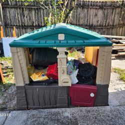 Playhouse Little Tikes