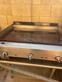 1 plancha de 36 pulgadas y una freidora en buenas condiciones