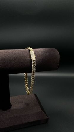 Gold Cuban natural diamonds