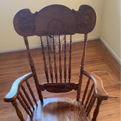 Beautiful oak Rocking Chair 