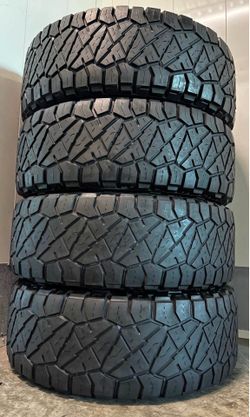 🌀🔱35 x 12 50 R 18 Nito tires en perfectas condiciones de Vida
