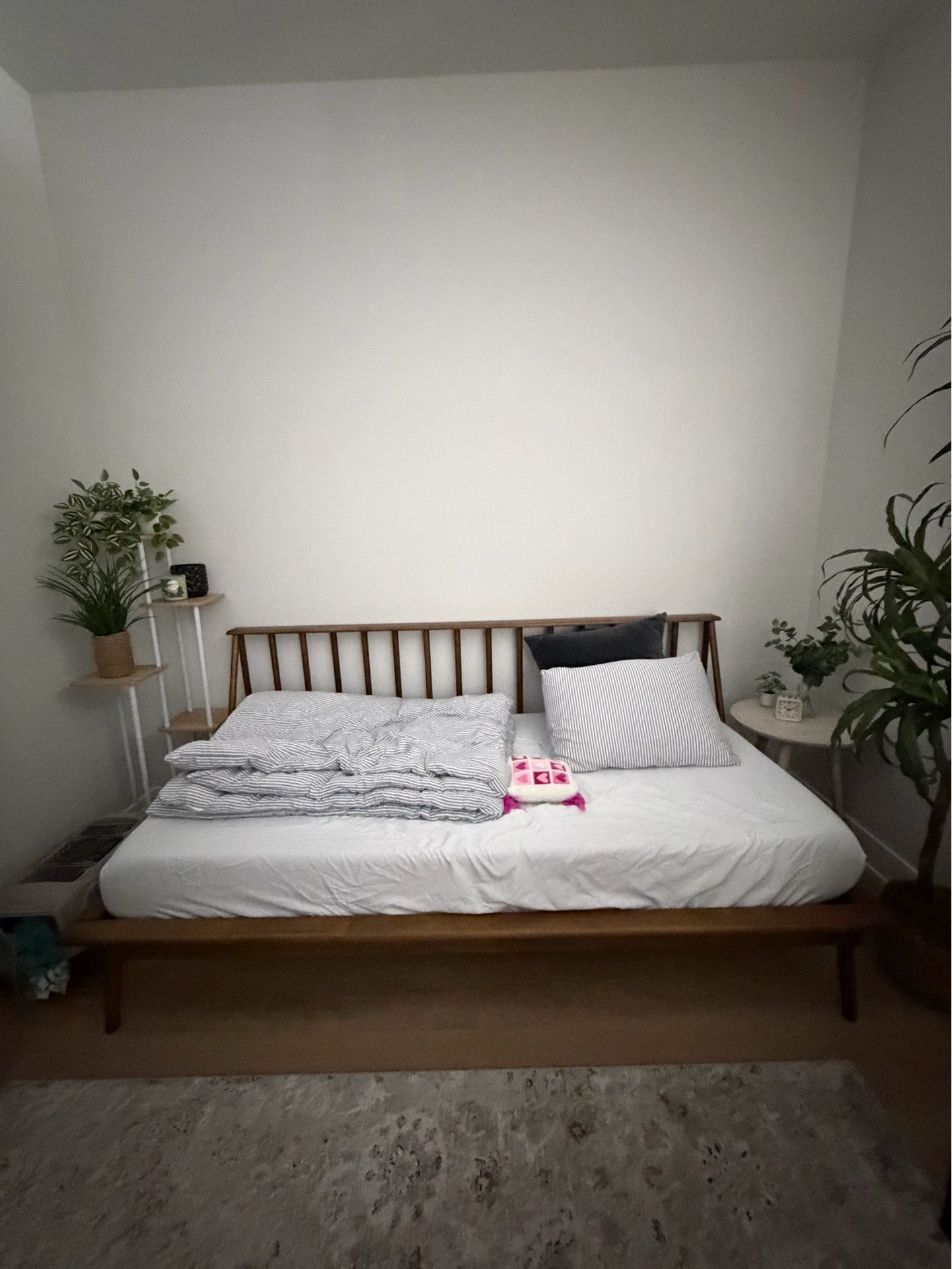 Brand new day bed brand new mattress