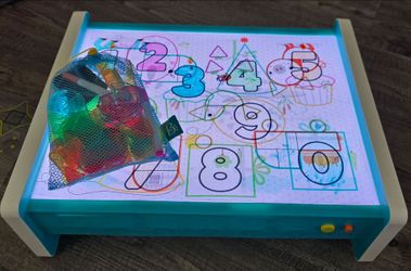 B.toy look & shine education light box