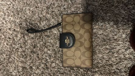 Women’s Coach wallet