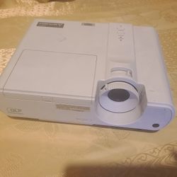 Mitsubishi XGA DLP Projector Model XD221U