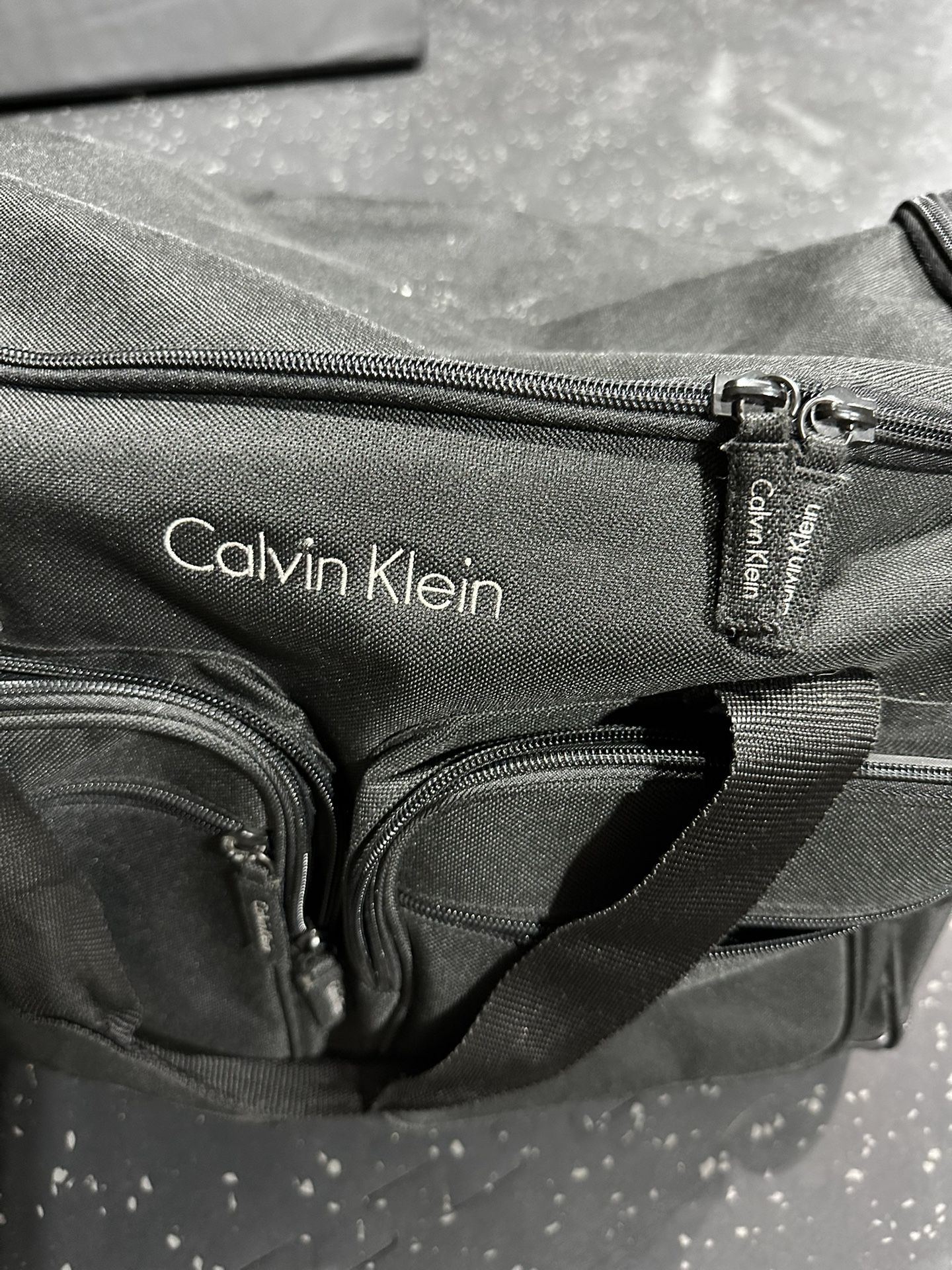 Calvin Klein Duffle Bag / Shoulder Carry Travel Bag