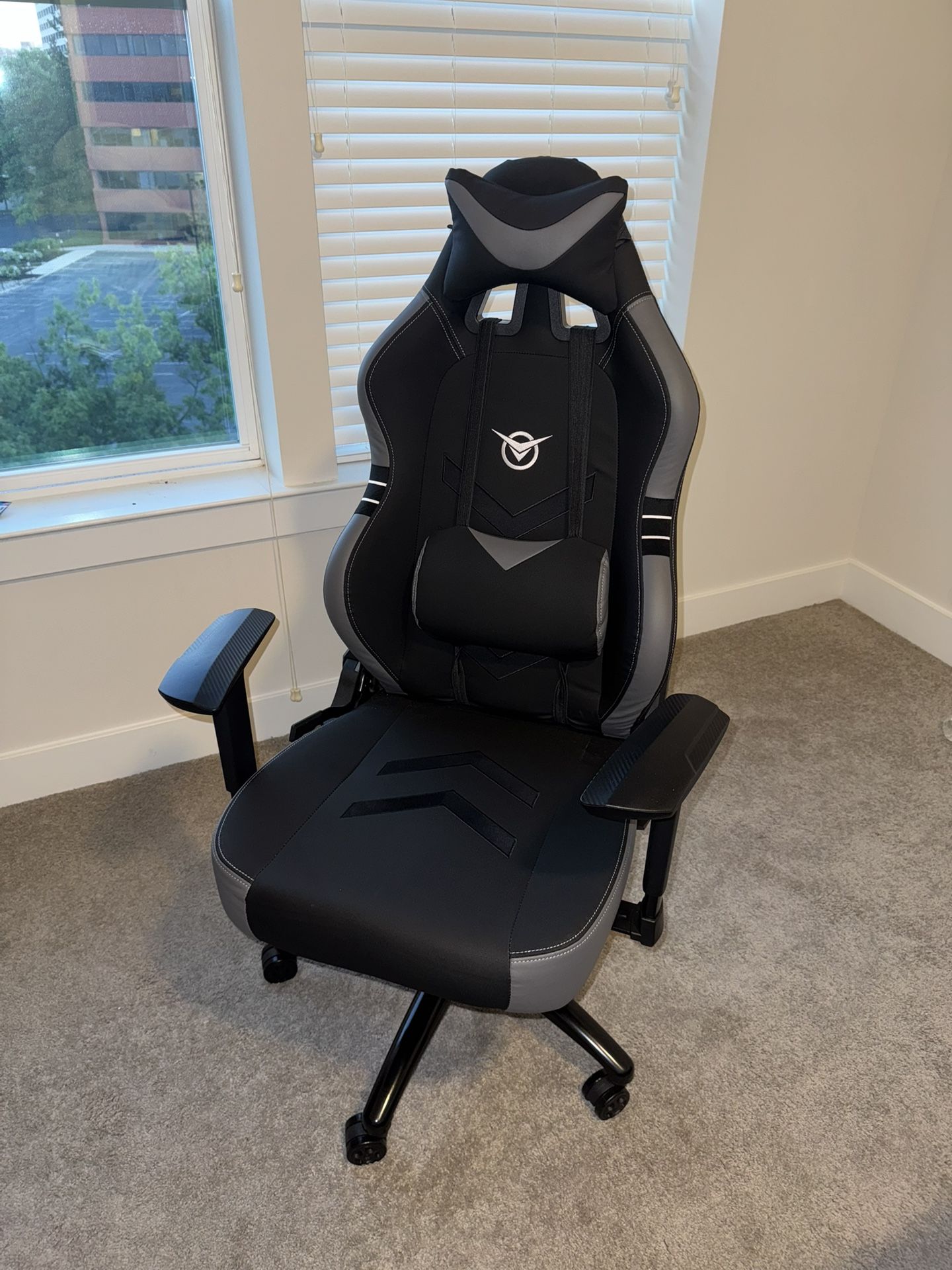 Big and Tall Gaming Chair with Footrest 350lbs-Racing Style Computer Gamer Chair, Ergonomic High Back PC Chair with Wide Seat, Reclining Back, 3D Armr