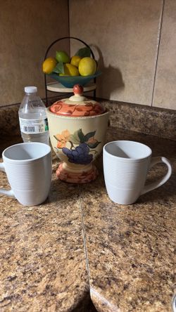 Eastside 79915, Canister and 2 white cups for $5.00 together