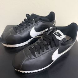 Nike Women's Cortez Black & White Shoes 7.5