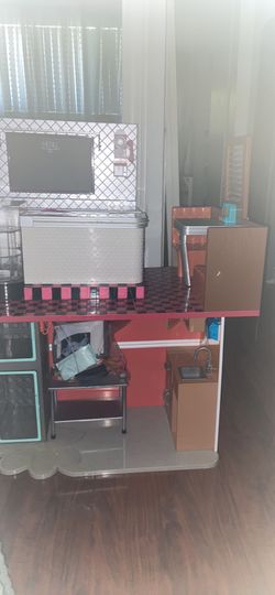 Play Diner & Vet Clinic 