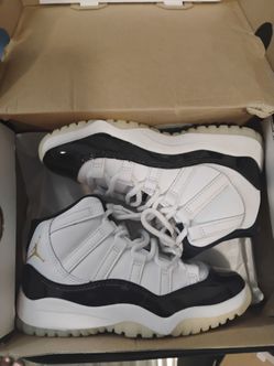 Retro 11 Black/white size 12 c
